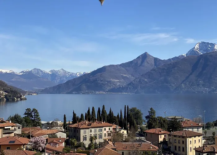 Casa vacanze Issima The Varenna - By Lovecomo *